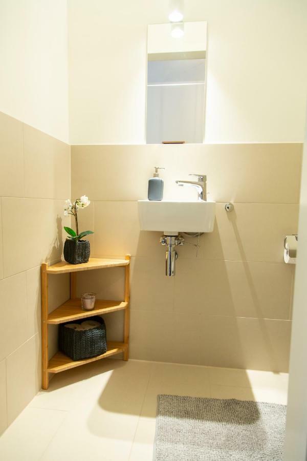 וינה Cozy & Cool Apartment * 5 Min To City Center מראה חיצוני תמונה