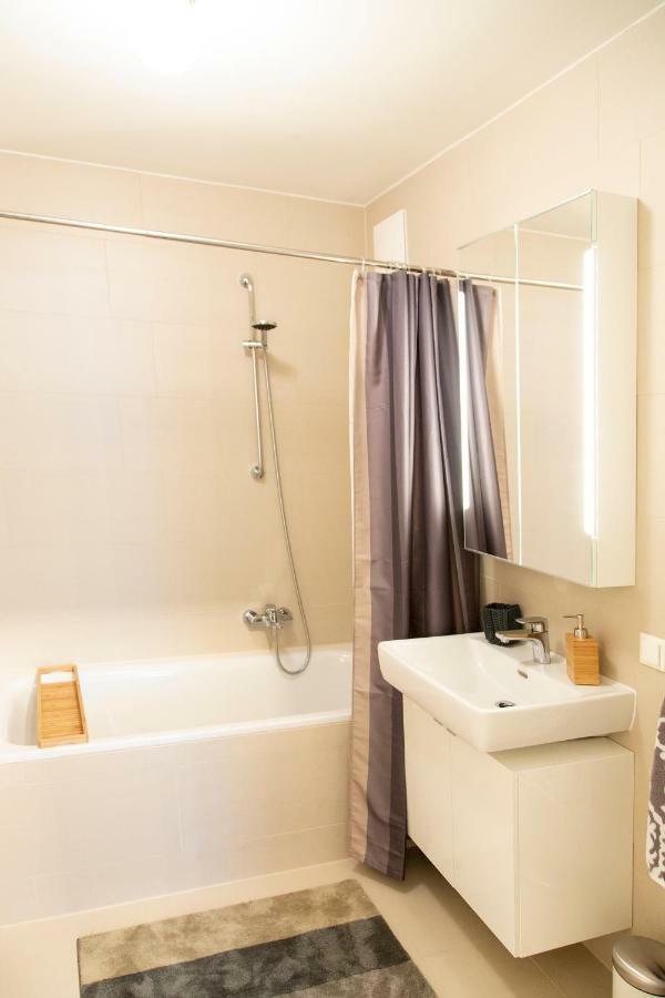 וינה Cozy & Cool Apartment * 5 Min To City Center מראה חיצוני תמונה